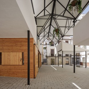 Àcrono Arquitectura has redeveloped the public market in Baza, Andalusia

