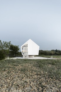 The House in the Orchard by LDA.iMdA: sustainable contemporary rurality
