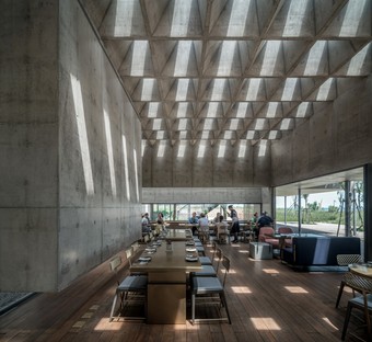 Vector Architects: Restaurant y Sea in China’s Beidaihe district
