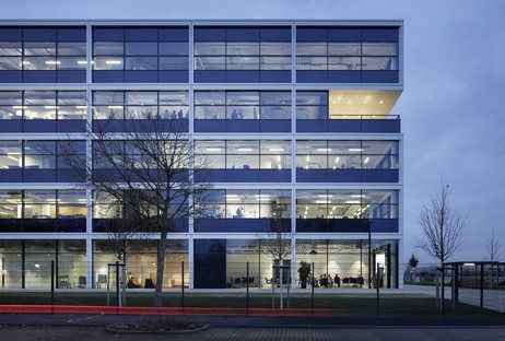 Stryker Innovation Centre designed by HENN Architects in Freiburg
