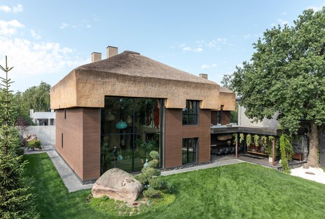 Sergey Makhno’s Shkrub: twelve stories about a house with a thatched roof 
