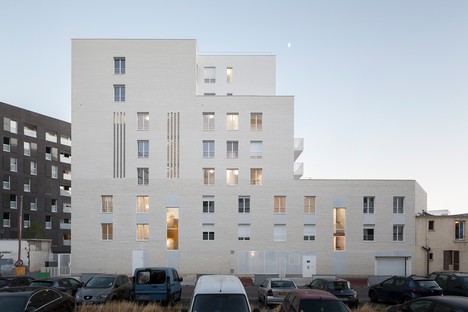 Housing in Ivry by Tectône Architectes
