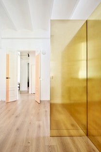 Raúl Sánchez: The Magic Box Apartment in Barcelona
