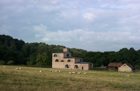 Adam Richards: Nithurst Farm in the English countryside
