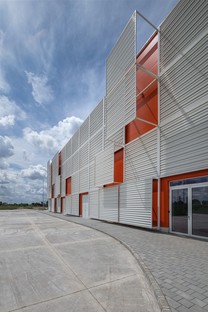 Hatvan Multifunctional Sports and Events Hall by Napur Architect
