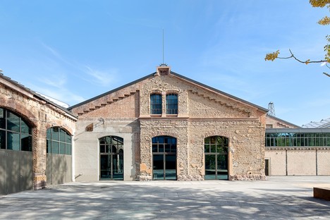 Atelier Brückner: Restoration of Stuttgart’s Wagenhallen 
