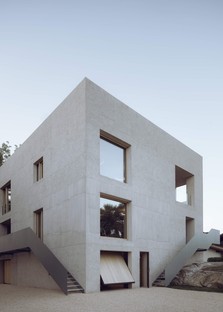 Archisbang: “Il Generale” home in Ivrea, Italy
