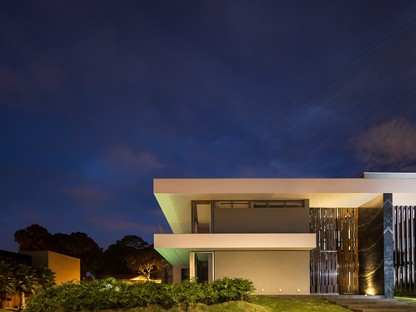 Schuchovski Arquitetura: Residencia HRB in Curitiba, Brazil

