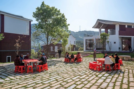 Founding a rural community in Yongchun County
