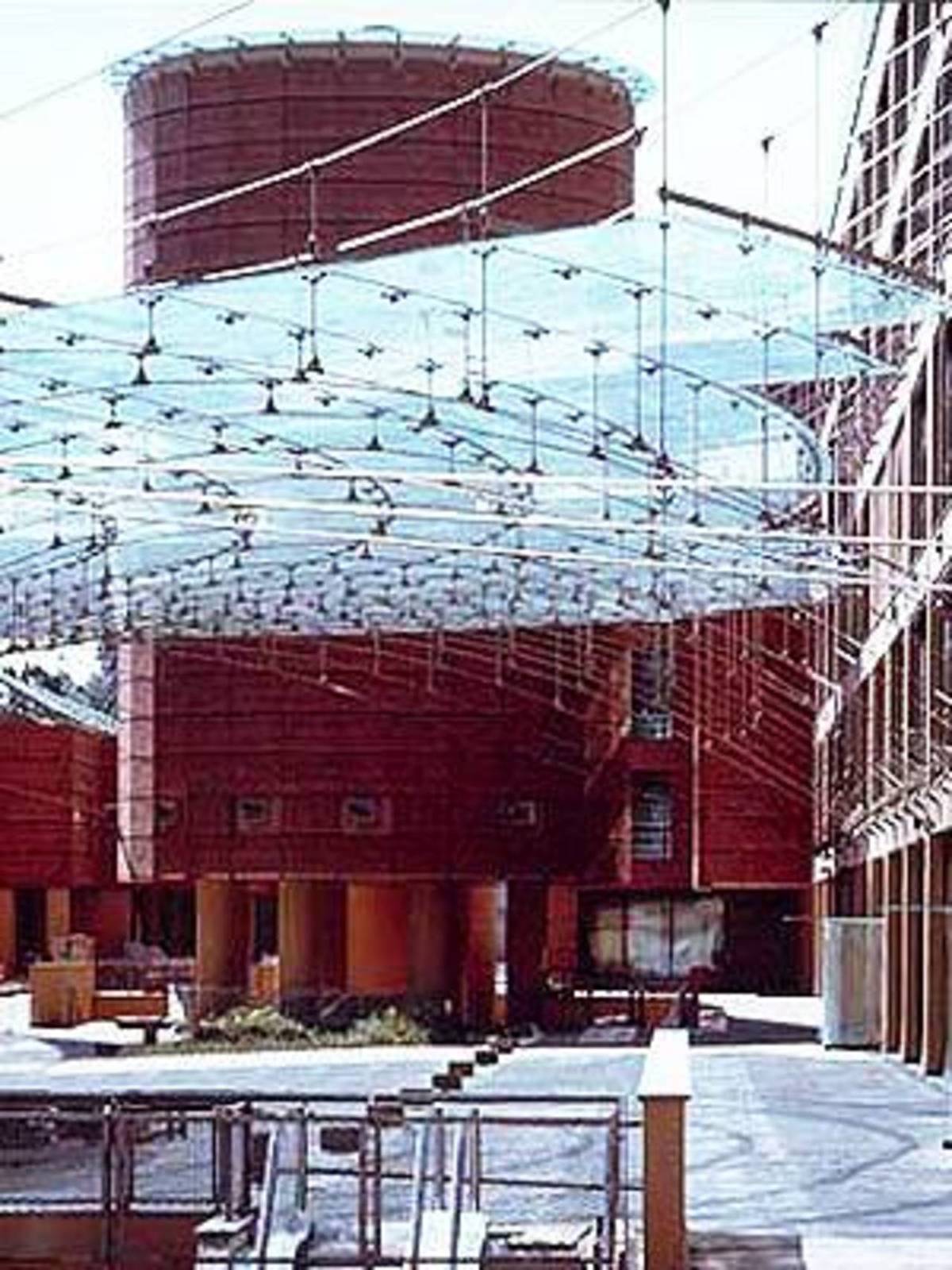 Multifunctional Complex Banca Popolare Di Lodi Floornature