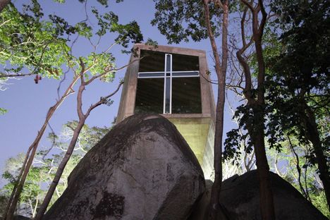 BNKR: Sunset Chapel in Acapulco
