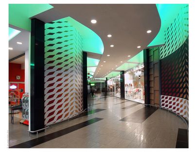Cherubino Gambardella: Liz Gallery shopping centre
