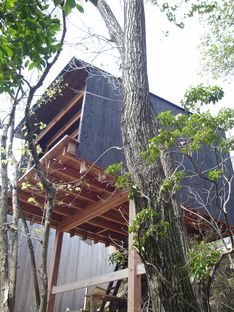Koji Kakiuchi: A wooden shelter in Nara
