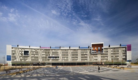 Ruiz-Larrea: 92 bioclimatic apartments

