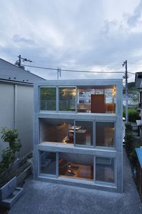 Takeshi Hosaka: 60 m2 home made of earth in Yokohama
