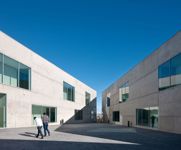 Taller Bàsico de Arquitectura: Faculty of medicine in Zaragoza

