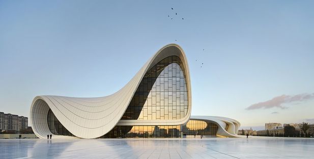 Zaha Hadid: Heydar Aliyev Center in Baku
