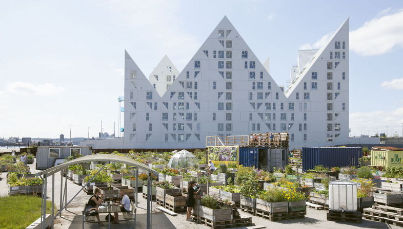 Aarhus: “Let’s Rethink” – Sustainable architecture, diversity and democracy.
