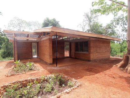 Nkabom House, building with mud in Ghana