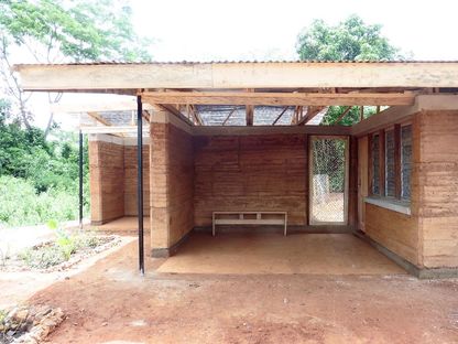Nkabom House, building with mud in Ghana
