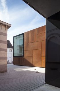 Refurbishment of the City Library in Bruges by Studio Farris