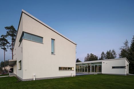 Villa Lumi by Avanto Architects