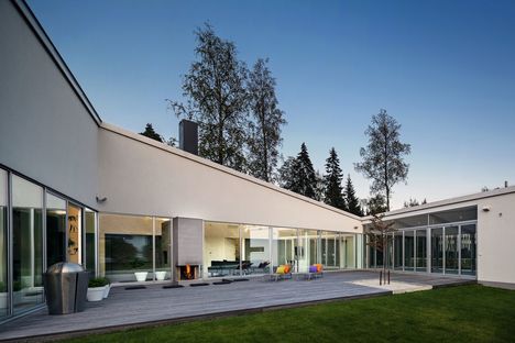 Villa Lumi by Avanto Architects