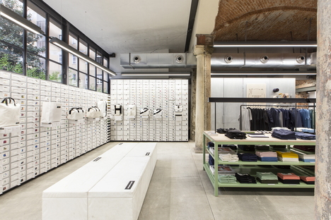 Industrial heritage and design: FREITAG-Store in Milan