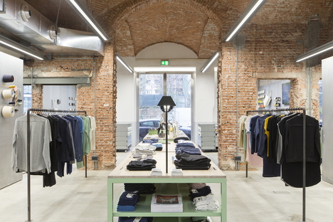 Industrial heritage and design: FREITAG-Store in Milan