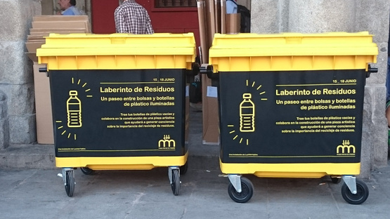 PlasticWaste Labyrinth by LuzInterruptus in Plaza Mayor, Madrid