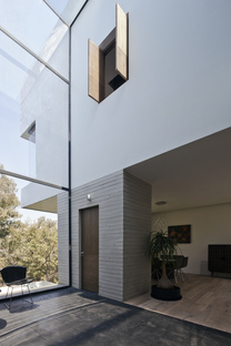 Casa U by MATERIA, architecture in harmony with the site