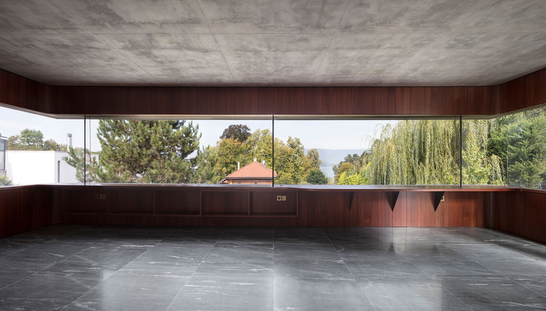 Panorama Suburbia, a house extension overlooking Lake Geneva.