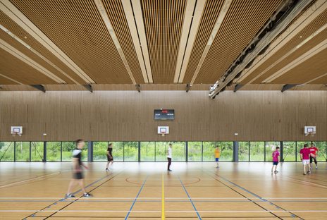 A gym in its context, by Agence ENGASSER & associés