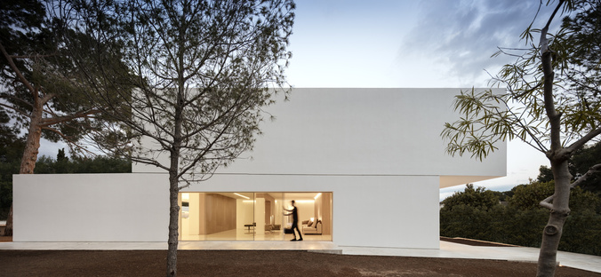 Fran Silvestre Arquitectos, a house in the pine forest
