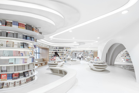 Wutopia Lab designs an all-white bookstore in Xi’an, China
