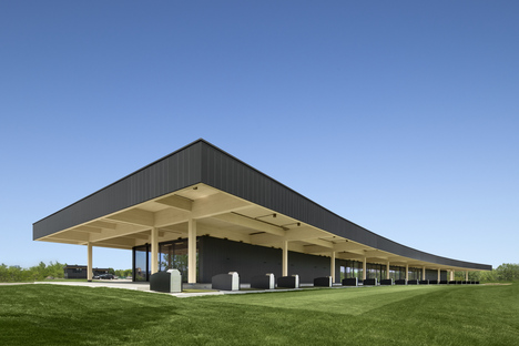 Architecture49, regional materials showcased for the Golf Exécutif Montréal clubhouse