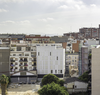 Sustainable Social Housing in Barcelona by Espinet/Ubach