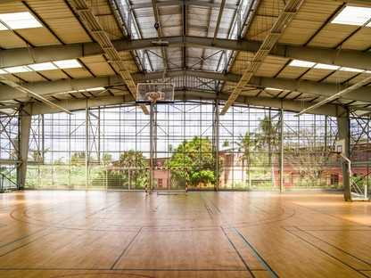 A bioclimatic gym in Abidjan by Koffi & Diabaté Architectes