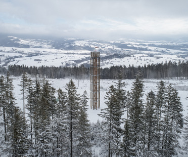 A lookout tower with a limited environmental impact