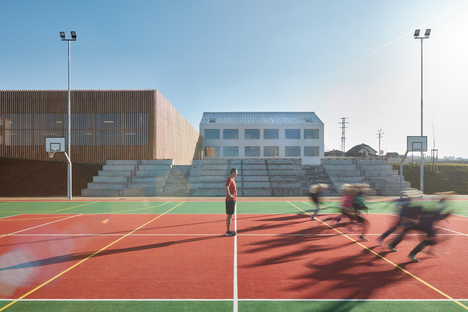 An elementary school by SOA architekti with passive energy standards