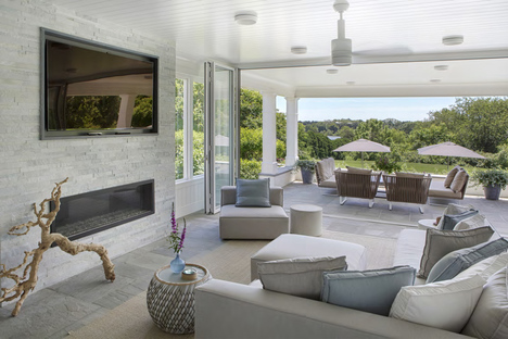 The makeover of a holiday house in the Hamptons
