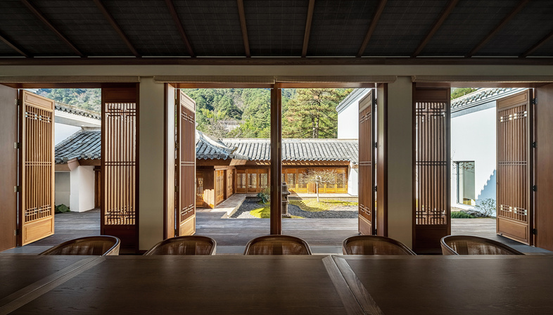 Makeover of the Sunriver Resort & Spa in Huangshan by CCD