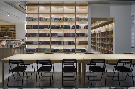y.ad studio designs the Yuangping Meijing Bookstore