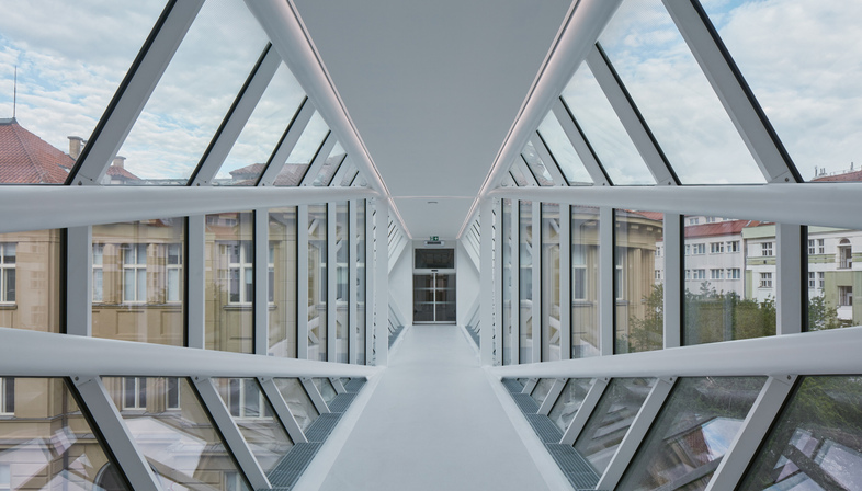 Contemporary connections, two glass walkways in Prague by OV-A
