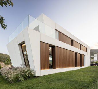 Panoramic House by ON-A architecture firm