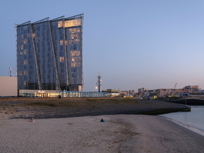 Architecture by the sea: KCAP’s Inntel Hotels Den Haag Marina Beach
