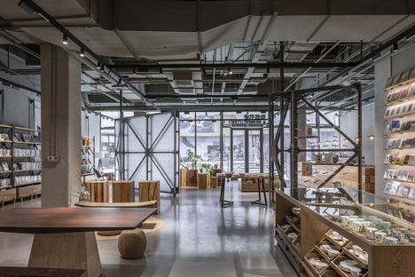 LUO Studio creates Mumokuteki Concept Bookstore in Beijing
