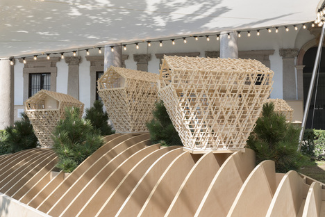 Peter Pichler Architecture, Vertical Chalets installation in Milan
