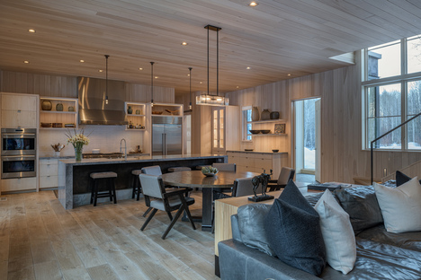 de Reus Architects’ Big Wood Residence 

