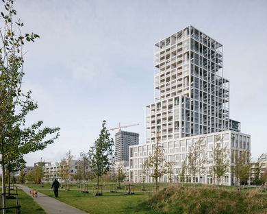 Zuiderzicht, a sustainable tower designed by KCAP and evr-architecten in Antwerp
